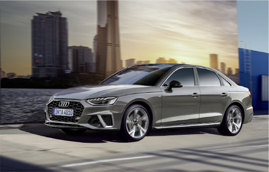 작년 6월 출시된 아우디 A4 5세대 부분변경 모델.<아우디코리아 제공>